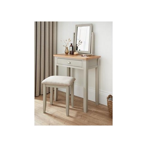  Dressing Tables