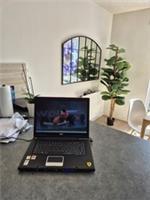 Ferrari Acer Laptop 4000, NEAR MINT, WINDOWS XP, OFFICE + FAST UK 🇬🇧 POST!