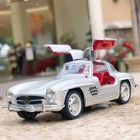 Unique decorations for the car center console, retro classic car alloy models, exquisite desktop ornaments, fun car accessories