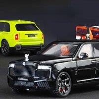 1:24 luxury business car alloy model, unique decorations of the car center console, cool sound and light, high-end fun ornaments