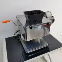 Hot Selling Commercial Restaurant Electric Meat Cutter Portable Fully Automatic Vegetable Shredder