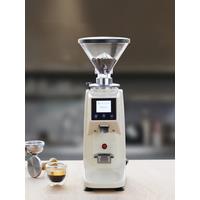 Freshly ground Espresso coffee home commercial electric quantitative coffee bean grinder