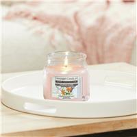 Yankee Candle Medium Scented Jar Candle - Sunkissed Blooms
