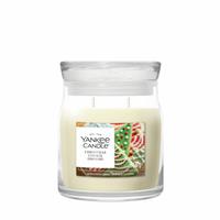 Yankee Candle Signature Medium Jar Candle - Christmas Eve
