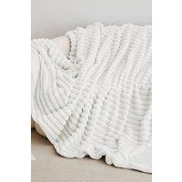 https://www.burton.co.uk/product/ezysleep-super-soft-luxury-faux-fur-stripe-throw_p-d62c7208-9ba1-4372-b07a-4122ac938924?colour=Cream&size=Extra%20Large