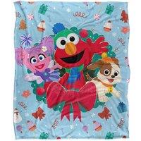 https://www.burton.co.uk/product/sesame-street-sesame-street-furry-friends-forever-elmo-abby-wreath-silky-touch-super-soft-throw-blanket-152-x-127-cm_p-056a1e2b-00db-4c09-b83c-8211b0918eeb?colour=White&size=One%20Size