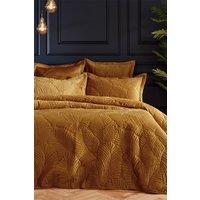 https://www.burton.co.uk/product/paoletti-palmeria-quilted-velvet-duvet-cover-set_p-869e0868-e8e5-425d-ac03-6a138890e603?colour=Gold&size=King