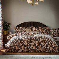 https://www.burton.co.uk/product/furn-leopard-printed-frill-trim-duvet-cover-set_p-63eddf50-abe4-41ed-a367-a85509f1bad4?colour=Multi&size=Single