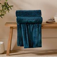 https://www.burton.co.uk/product/furn-harrow-fleece-throw_p-181bdd66-e280-4a21-89ae-74cb35d52654?colour=Blue&size=140cm%20x%20180cm