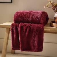 https://www.burton.co.uk/product/furn-kallu-double-sided-faux-fur-throw_p-b457b152-6d10-4fd4-84a3-08bf62dec913?colour=Red&size=130cm%20x%20180cm