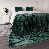 https://www.burton.co.uk/product/ohs-luxury-faux-fur-large-mink-fleece-throw-blanket_p-e990b4f8-d319-4b1d-bd65-b384d203989a?colour=Dark%20Green&size=150cm%20x%20200cm