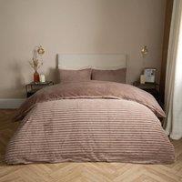 https://www.burton.co.uk/product/ohs-ribbed-duvet-cover-faux-fur-winter-warm-bedding-set_p-eac1309b-3d87-4aae-83a1-e53b3ed02c13?colour=Natural&size=Super%20King