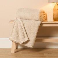 https://www.burton.co.uk/product/ohs-large-teddy-fleece-throw-blanket_p-ba7125b8-e0b7-4bf1-9d9d-cd5029ec380a?colour=Natural&size=200cm%20x%20240cm