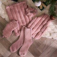 https://www.burton.co.uk/product/ohs-ribbed-faux-fur-hot-water-bottle-gift-set_p-2b8c27e7-e144-4385-b578-cabab0f6afd0?colour=Baby%20Pink&size=One%20Size