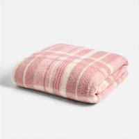 https://www.burton.co.uk/product/ohs-winter-check-teddy-fleece-throw-super-soft-lightweight-blanket_p-e9cb2b59-1aa5-4096-b62d-bc60db12f279?colour=Baby%20Pink&size=150cm%20%C3%97%20200cm