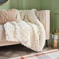 https://www.burton.co.uk/product/ohs-jumbo-waffle-faux-fur-fleece-throw-super-soft-blanket_p-86e85eff-49c7-4f5a-b67b-94c45c03c3ee?colour=White&size=120cm%20x%20150cm