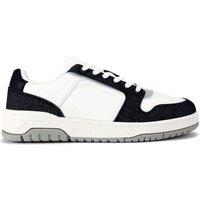 https://www.burton.co.uk/product/kg-kurt-geiger-ryder-2-trainers_p-a614eb51-3137-4216-9210-efc9a8b456bf?colour=White&size=8