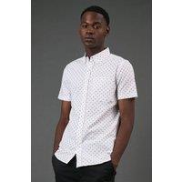 https://www.burton.co.uk/product/maine-white-dash-print-short-sleeve-shirt_edd09199?colour=white&size=S
