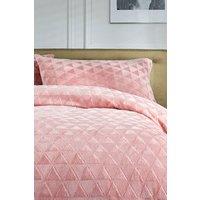 https://www.burton.co.uk/product/the-lyndon-company-alexandria-fleece-duvet-sets_p-de079a4c-b31c-4553-af4a-86de177a0c8c?colour=Pink&size=Single