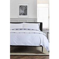 https://www.burton.co.uk/product/the-lyndon-company-latina-bedlinen-duvet-set_p-10d912e2-18ff-42c6-aa7b-5895295df489?colour=Navy&size=Double