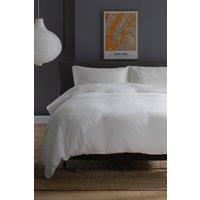 https://www.burton.co.uk/product/the-lyndon-company-st-quentin-100-cotton-reversible-duvet-bedlinen_p-b33eecc5-88d1-4c41-8b2f-3fad56b18a5a?colour=White&size=Double