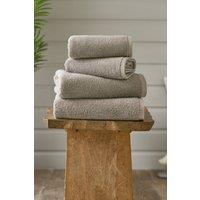 https://www.burton.co.uk/product/deyongs-sanremo-100-combed-cotton-soft-absorbent-700gsm-towels_p-ca31e332-003c-4787-9735-6285b2d15ed8?colour=Taupe&size=Face%20Towel%20x%204