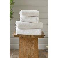 https://www.burton.co.uk/product/deyongs-sanremo-100-combed-cotton-soft-absorbent-700gsm-towels_p-ca31e332-003c-4787-9735-6285b2d15ed8?colour=White&size=Bath%20Sheet