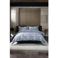 https://www.burton.co.uk/product/the-lyndon-company-chevron-printed-percale-100-cotton-duvet-bedding-cover-set_p-c285cf1e-dabe-4282-8db7-a0a4cdcc4dcb?colour=Light%20Grey&size=Super%20King
