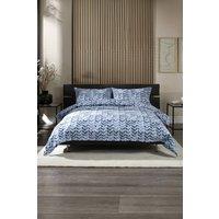 https://www.burton.co.uk/product/the-lyndon-company-chevron-printed-percale-100-cotton-duvet-bedding-cover-set_p-c285cf1e-dabe-4282-8db7-a0a4cdcc4dcb?colour=Blue&size=Super%20King