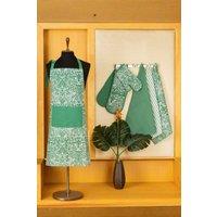 https://www.burton.co.uk/product/deyongs-secret-garden-kitchen-set---oven-mitt-double-oven-glove-tea-towels-apron_p-c506f28d-1a94-40e7-9519-528774add6ac?colour=Green&size=One%20Size