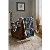 https://www.burton.co.uk/product/deyongs-stag-sherpa-throw-navy-forest-print-140x180cm---reversible-fleece-blanket_p-8d5eaaf8-b40e-4eec-a1dd-b74de5e2a257?colour=Navy&size=140cm%20x%20180cm