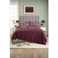 https://www.burton.co.uk/product/deyongs-mandala-fading-pure-cotton-duvet-set---breathable-printed-bedding_p-039f8755-8c86-4370-b3ce-61940bb22fe6?colour=Maroon&size=Super%20King
