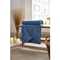 https://www.burton.co.uk/product/deyongs-snuggle-touch-super-soft-solid-colour-fleece-throw_p-3115e33c-13d0-4349-8682-1c5b4f2206dc?colour=Mid%20Blue&size=140cm%20x%20180cm