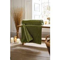 https://www.burton.co.uk/product/deyongs-snuggle-touch-super-soft-solid-colour-fleece-throw_p-3115e33c-13d0-4349-8682-1c5b4f2206dc?colour=Khaki&size=140cm%20x%20180cm