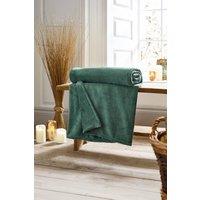 https://www.burton.co.uk/product/deyongs-snuggle-touch-super-soft-solid-colour-fleece-throw_p-3115e33c-13d0-4349-8682-1c5b4f2206dc?colour=Bottle%20Green&size=140cm%20x%20180cm
