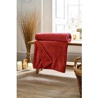 https://www.burton.co.uk/product/deyongs-snuggle-touch-super-soft-solid-colour-fleece-throw_p-3115e33c-13d0-4349-8682-1c5b4f2206dc?colour=Crimson&size=140cm%20x%20180cm