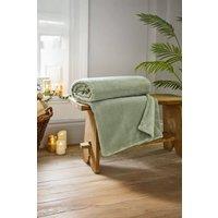 https://www.burton.co.uk/product/the-lyndon-company-luxury-coco-touch-flannel-throw-140x180cm-ultra-soft-blanket_p-9a909eef-5175-4594-a84f-e622140d17cb?colour=Green&size=140cm%20x%20180cm