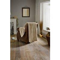 https://www.burton.co.uk/product/deyongs-featherstone-soft-textured-warm-luxury-throw-130x170cm_p-43dd6cd7-7ae6-4410-bd17-cf5b3fe06c83?colour=Beige&size=130cm%20x%20170cm