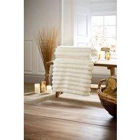 https://www.burton.co.uk/product/deyongs-alnwick-supersoft-plush-cosy-autumn-ribbed-throw---140x180cm_p-adf2ca0d-a266-4451-9701-c4f7b307394b?colour=Cream&size=140cm%20x%20180cm