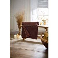 https://www.burton.co.uk/product/deyongs-snuggle-touch-super-soft-solid-colour-fleece-throw_p-3115e33c-13d0-4349-8682-1c5b4f2206dc?colour=Brown&size=140cm%20x%20180cm