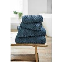 https://www.burton.co.uk/product/the-lyndon-company-catalonia-zerotwist-cotton-towels_p-dd537a9c-ef4a-4559-b3ae-ae1cc2401bbd?colour=Blue&size=Hand%20Towel