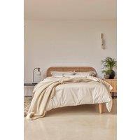 https://www.burton.co.uk/product/christy-400tc-luxury-cotton-sateen-plain-dye-duvet-cover-sets_p-4f8174b7-40cb-447f-a880-4e963ed2dbbb?colour=Cream&size=Single