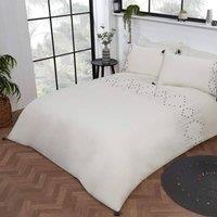 https://www.burton.co.uk/product/smart-living-luxury-hotel-quality-boho-embroidered-tassels-duvet-cover-with-pillowcases_p-fedb329c-d1c8-46d1-9802-af17a685dae0?colour=Multi&size=King