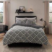 https://www.burton.co.uk/product/smart-living-luxurious-geometric-jacquard-fleece-duvet-cover-with-pillowcases_p-be20d1a4-25b5-4884-98f8-e4ff25bad2c7?colour=Charcoal&size=Super%20King