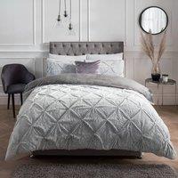 https://www.burton.co.uk/product/smart-living-luxurious-rouched-faux-fur-fleece-duvet-cover-with-pillowcases_p-d86f5827-d342-49f4-977b-e4e6041ab49a?colour=Grey&size=Single
