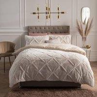 https://www.burton.co.uk/product/smart-living-luxurious-rouched-faux-fur-fleece-duvet-cover-with-pillowcases_p-d86f5827-d342-49f4-977b-e4e6041ab49a?colour=Natural&size=Single