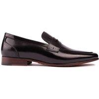 https://www.burton.co.uk/product/simon-carter-pike-loafer-shoes_p-58174e61-dbfe-4eb4-a249-fc61de5fac33?colour=Black&size=7