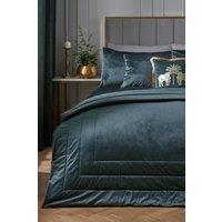 https://www.burton.co.uk/product/laurence-llewelyn-bowen-chic-luxury-soft-velvet-frame-stitched-warm-and-cosy-bedspread_p-2db877a0-e019-47ad-ad8a-cf57ed3d2650?colour=Bottle%20Green&size=One%20Size