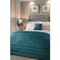 https://www.burton.co.uk/product/laurence-llewelyn-bowen-chic-luxury-soft-velvet-frame-stitched-warm-and-cosy-bedspread_p-2db877a0-e019-47ad-ad8a-cf57ed3d2650?colour=Teal&size=One%20Size