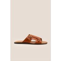 https://www.burton.co.uk/product/oswin-hyde-logan-double-monk-strap-sandals_p-a535cbcd-974d-4f06-be35-1208900ead9d?colour=Tan&size=12